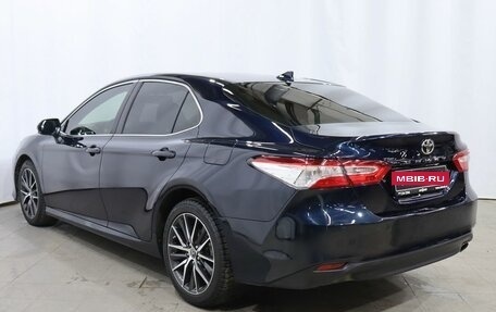 Toyota Camry, 2018 год, 2 600 000 рублей, 6 фотография