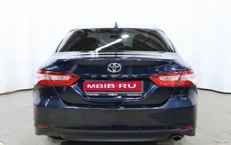 Toyota Camry, 2018 год, 2 600 000 рублей, 5 фотография