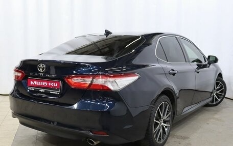 Toyota Camry, 2018 год, 2 600 000 рублей, 4 фотография