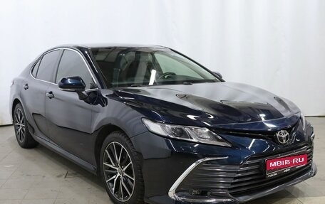 Toyota Camry, 2018 год, 2 600 000 рублей, 3 фотография