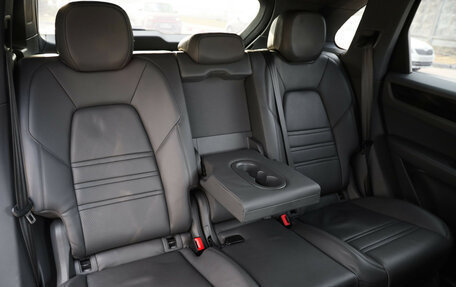 Porsche Cayenne III, 2019 год, 5 999 000 рублей, 28 фотография