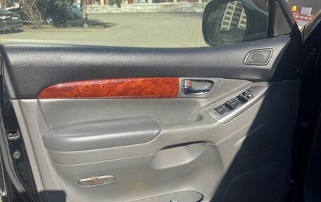 Toyota Land Cruiser Prado 120 рестайлинг, 2006 год, 1 950 000 рублей, 12 фотография