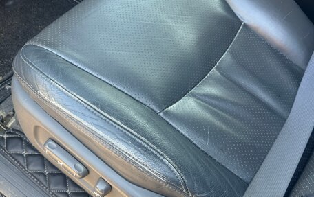 Toyota Land Cruiser Prado 120 рестайлинг, 2006 год, 1 950 000 рублей, 19 фотография