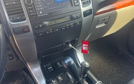 Toyota Land Cruiser Prado 120 рестайлинг, 2006 год, 1 950 000 рублей, 16 фотография