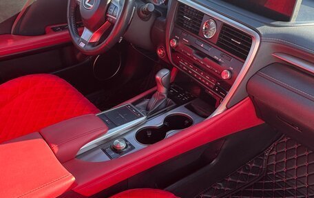 Lexus RX IV рестайлинг, 2021 год, 6 500 000 рублей, 8 фотография