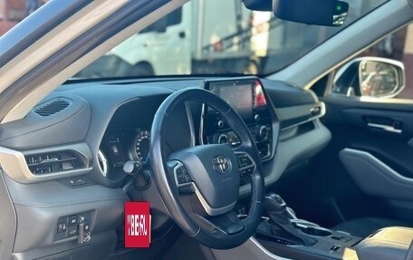 Toyota Highlander, 2021 год, 4 700 000 рублей, 9 фотография