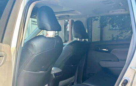 Toyota Highlander, 2021 год, 4 700 000 рублей, 10 фотография