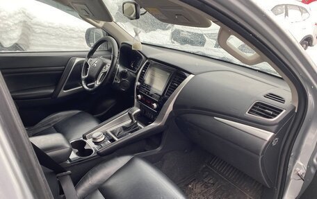 Mitsubishi Pajero Sport III рестайлинг, 2021 год, 3 307 000 рублей, 6 фотография