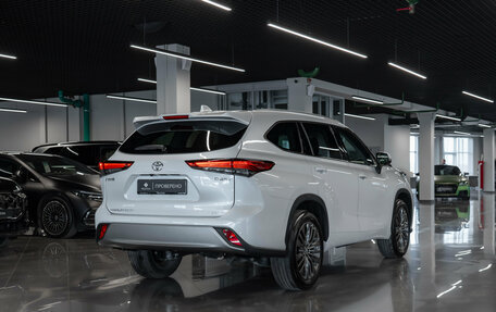 Toyota Highlander, 2026 год, 5 900 000 рублей, 4 фотография