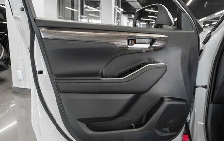 Toyota Highlander, 2026 год, 5 900 000 рублей, 26 фотография