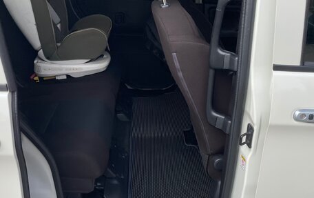 Toyota Roomy I, 2021 год, 1 170 000 рублей, 9 фотография