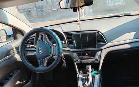 Hyundai Elantra VI рестайлинг, 2016 год, 1 350 000 рублей, 7 фотография