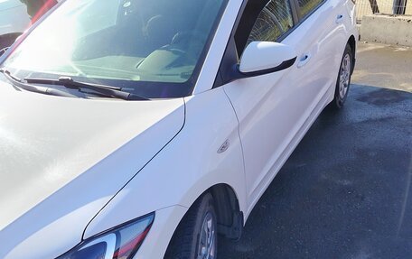 Hyundai Elantra VI рестайлинг, 2016 год, 1 350 000 рублей, 10 фотография