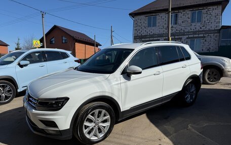 Volkswagen Tiguan II, 2019 год, 3 070 000 рублей, 3 фотография