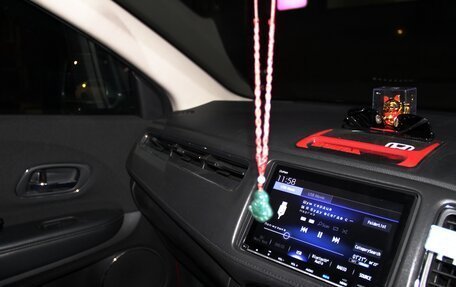 Honda Vezel, 2018 год, 2 000 000 рублей, 14 фотография