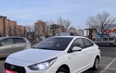 Hyundai Solaris II рестайлинг, 2019 год, 950 000 рублей, 1 фотография