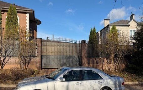 Mercedes-Benz E-Класс, 2000 год, 1 850 000 рублей, 4 фотография