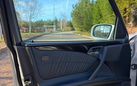 Mercedes-Benz E-Класс, 2000 год, 1 850 000 рублей, 19 фотография