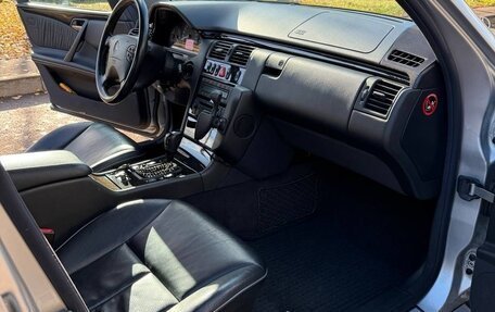 Mercedes-Benz E-Класс, 2000 год, 1 850 000 рублей, 26 фотография