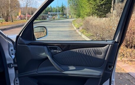 Mercedes-Benz E-Класс, 2000 год, 1 850 000 рублей, 25 фотография