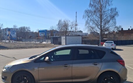 Opel Astra J, 2013 год, 625 000 рублей, 2 фотография