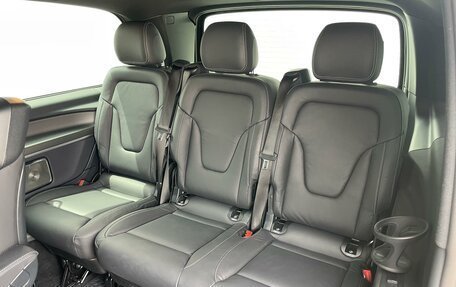 Mercedes-Benz V-Класс, 2024 год, 11 350 000 рублей, 24 фотография