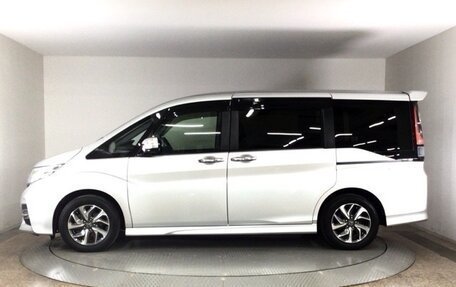 Honda Stepwgn IV, 2017 год, 1 710 000 рублей, 3 фотография