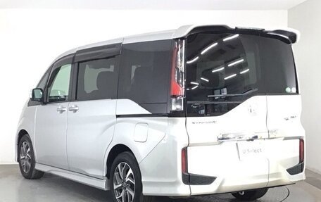 Honda Stepwgn IV, 2017 год, 1 710 000 рублей, 5 фотография