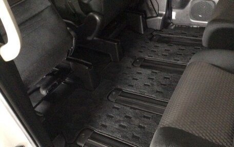 Honda Stepwgn IV, 2017 год, 1 710 000 рублей, 10 фотография