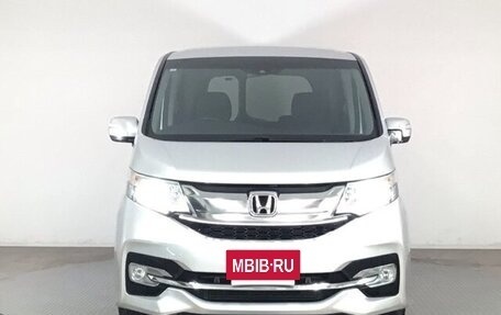 Honda Stepwgn IV, 2017 год, 1 710 000 рублей, 2 фотография