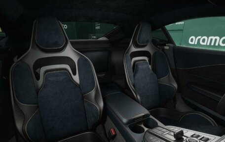 Aston Martin V8 Vantage IV, 2025 год, 36 435 600 рублей, 13 фотография