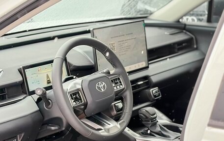 Toyota RAV4, 2025 год, 4 649 000 рублей, 12 фотография