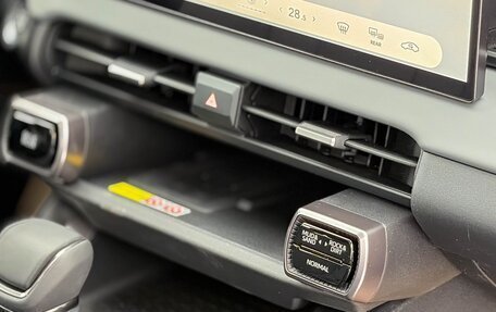 Toyota RAV4, 2025 год, 4 649 000 рублей, 17 фотография