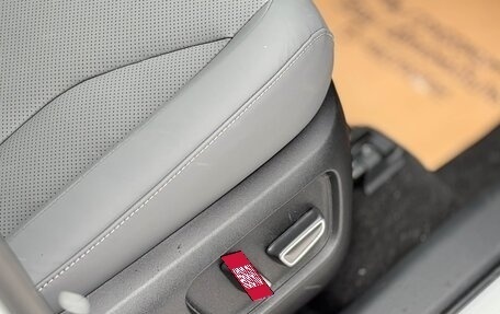 Toyota RAV4, 2025 год, 4 649 000 рублей, 19 фотография