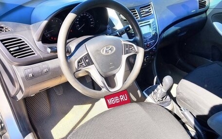 Hyundai Solaris II рестайлинг, 2011 год, 570 000 рублей, 10 фотография