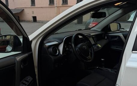 Toyota RAV4, 2017 год, 2 200 000 рублей, 5 фотография