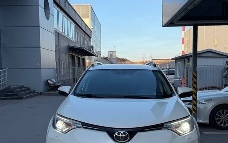 Toyota RAV4, 2017 год, 2 200 000 рублей, 3 фотография