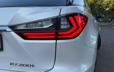 Lexus RX IV рестайлинг, 2017 год, 4 750 000 рублей, 12 фотография