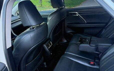 Lexus RX IV рестайлинг, 2017 год, 4 750 000 рублей, 17 фотография