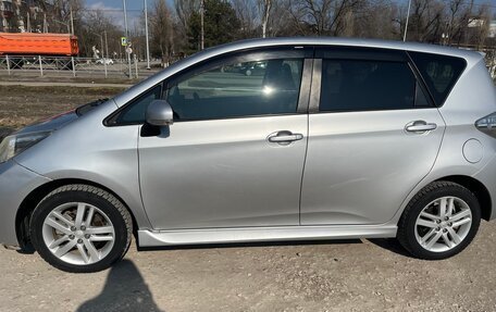 Toyota Ractis II, 2011 год, 950 000 рублей, 2 фотография