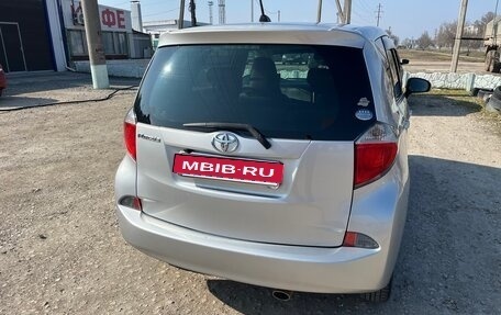 Toyota Ractis II, 2011 год, 950 000 рублей, 3 фотография