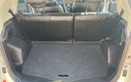 Toyota Ractis II, 2011 год, 950 000 рублей, 11 фотография