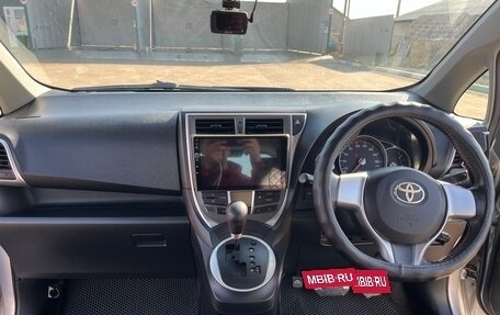 Toyota Ractis II, 2011 год, 950 000 рублей, 6 фотография