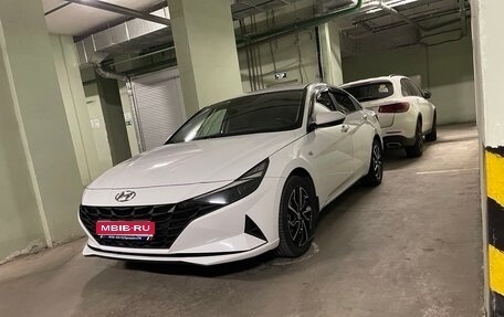 Hyundai Elantra, 2021 год, 2 050 000 рублей, 1 фотография