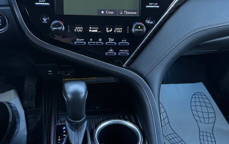 Toyota Camry, 2019 год, 3 300 000 рублей, 11 фотография