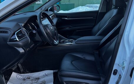 Toyota Camry, 2019 год, 3 300 000 рублей, 9 фотография