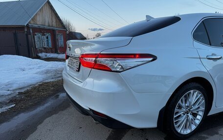 Toyota Camry, 2019 год, 3 300 000 рублей, 5 фотография