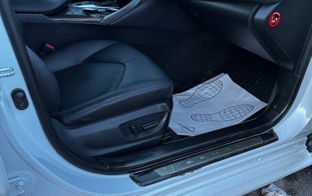 Toyota Camry, 2019 год, 3 300 000 рублей, 16 фотография