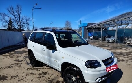 Chevrolet Niva I рестайлинг, 2017 год, 800 000 рублей, 2 фотография