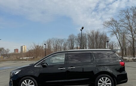 KIA Carnival III, 2020 год, 2 900 000 рублей, 21 фотография